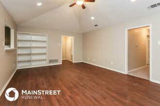 521 Anglebluff Dr in Desoto, TX - Building Photo - Building Photo