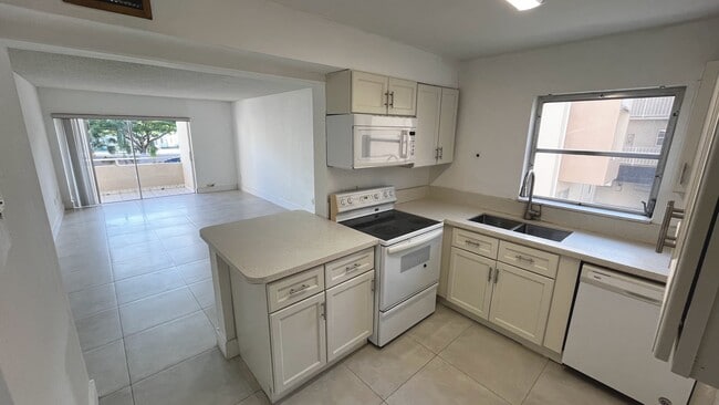 7745 SW 86th St, Unit D221