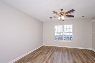 8793 5 Oaks Dr W in Southaven, MS - Building Photo - Building Photo