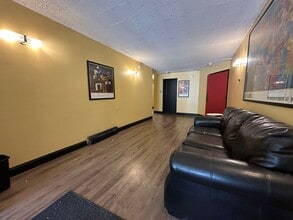 3069 Oakland in Milwaukee, WI - Foto de edificio - Building Photo