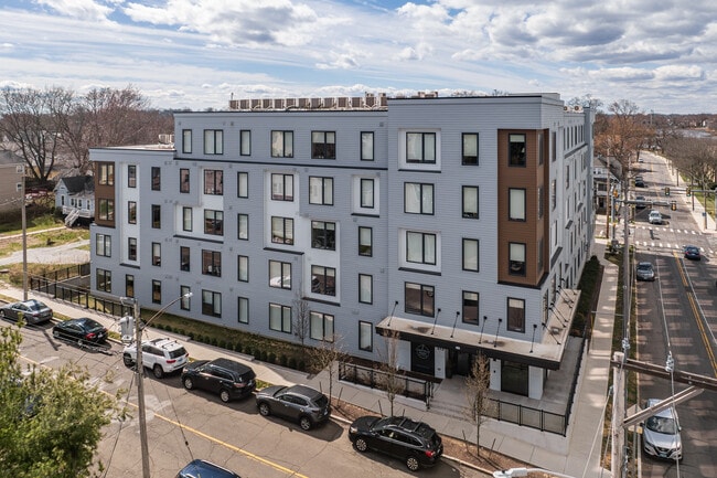 Canfield Park at Fairfield Metro