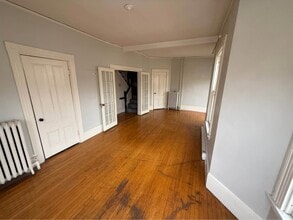 6-8 Hurlbut St, Unit 8-2 in Cambridge, MA - Foto de edificio - Building Photo