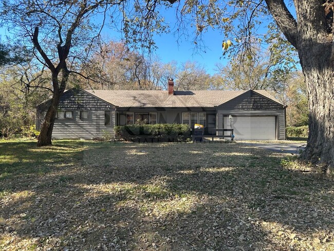 10100 Blue Ridge Blvd in Kansas City, MO - Building Photo - Building Photo