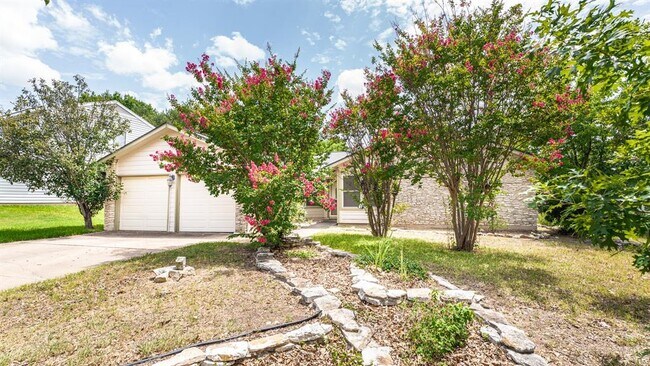 11606 Parkfield Dr in Austin, TX - Building Photo - Building Photo