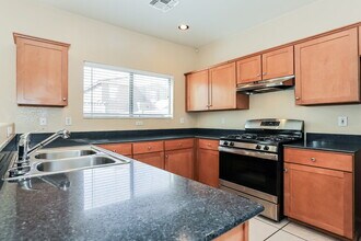 2714 S Sailors Way in Gilbert, AZ - Building Photo - Building Photo