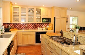 10025 The Mending Wall in Columbia, MD - Building Photo - Building Photo