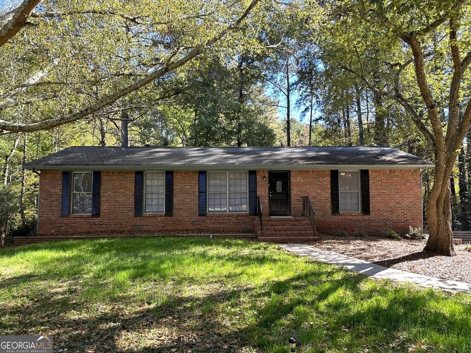 7 Elaine Dr in Newnan, GA - Building Photo