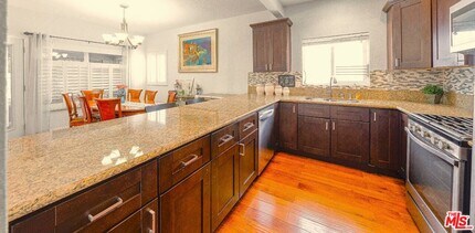 416 Serrano Ave in Los Angeles, CA - Building Photo - Building Photo