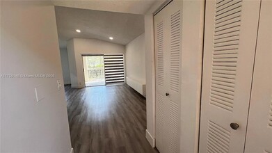 9811 Westview Dr, Unit 922 in Coral Springs, FL - Building Photo - Building Photo
