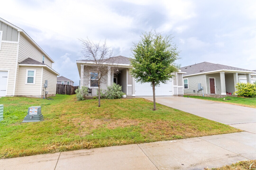 278 Shiro Dr in Niederwald, TX - Building Photo