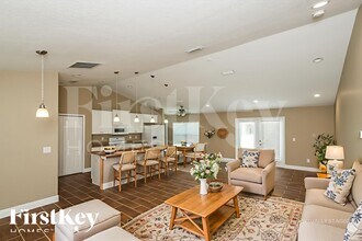 770 Grandeur St SE in Palm Bay, FL - Building Photo - Building Photo