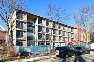 90 Dunn Av in Toronto, ON - Building Photo - Building Photo