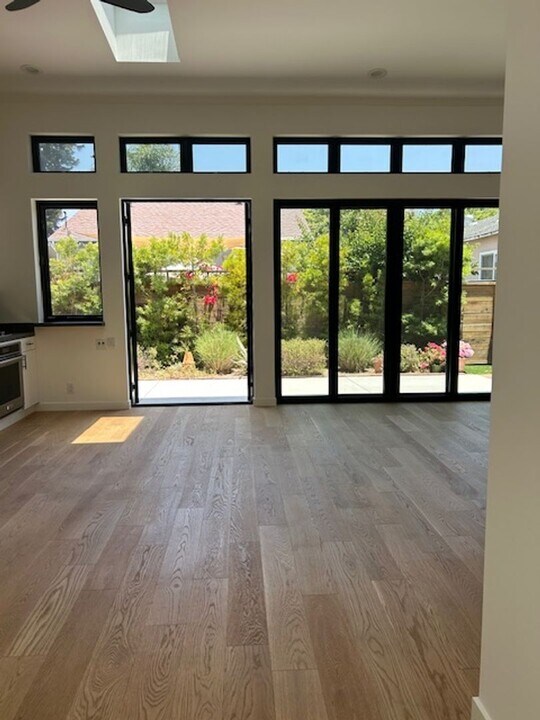 1727 S Carmelina Ave in Los Angeles, CA - Building Photo