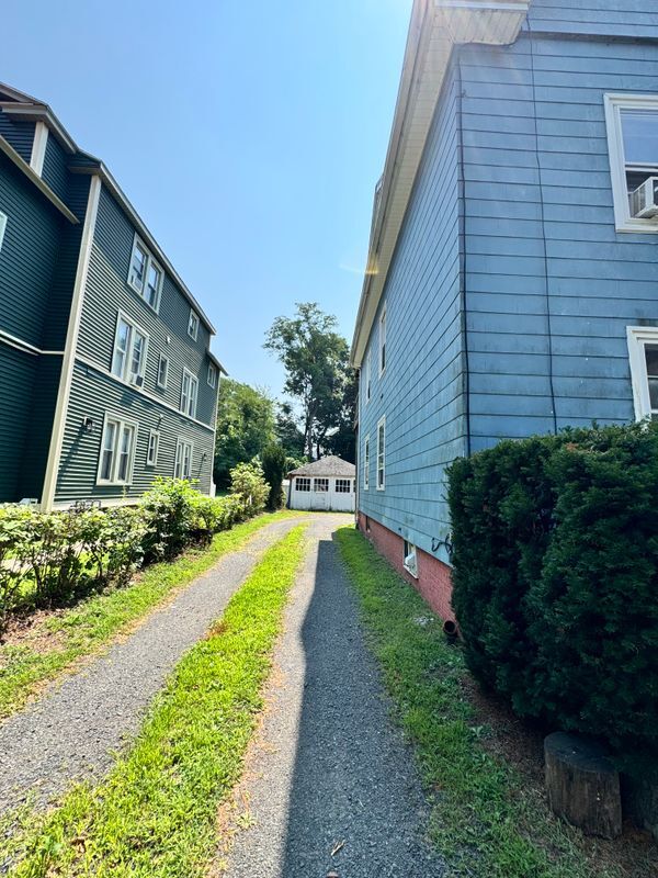 property at 10 Valley St