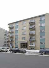 4865 Bourret Av in Montréal, QC - Building Photo - Building Photo