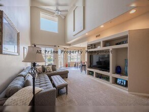 1326 W Coral Reef Dr in Gilbert, AZ - Foto de edificio - Building Photo