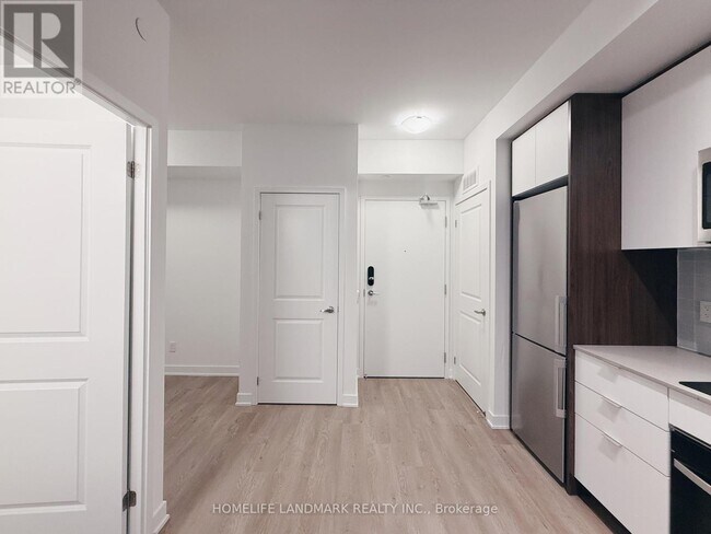 property at 543 Richmond St W