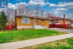 134 Weller Ave in Kingston, ON - Building Photo