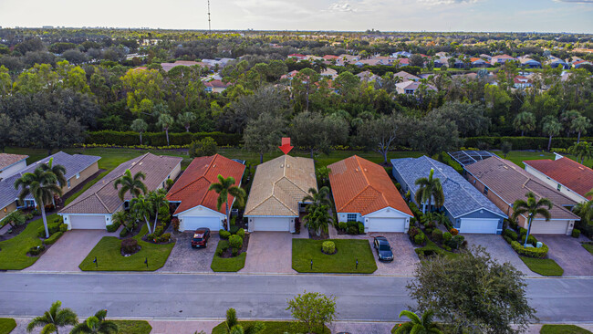 19642 Villa Rosa Loop in Estero, FL - Foto de edificio - Building Photo