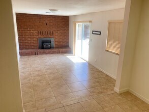 1031 Ledell Dr in Redding, CA - Building Photo - Building Photo