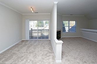 The Villages at Canterfield in West Dundee, IL - Foto de edificio - Interior Photo