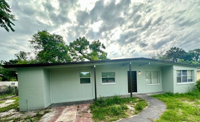 property at 1507 Queensway Rd