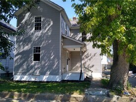148 S Hedges St in Dayton, OH - Building Photo