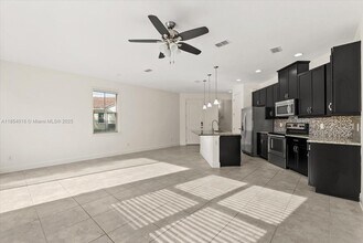 9829 Winnington St in Orlando, FL - Foto de edificio - Building Photo
