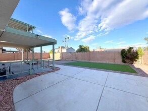 413 Norwood Ln in Las Vegas, NV - Building Photo - Building Photo