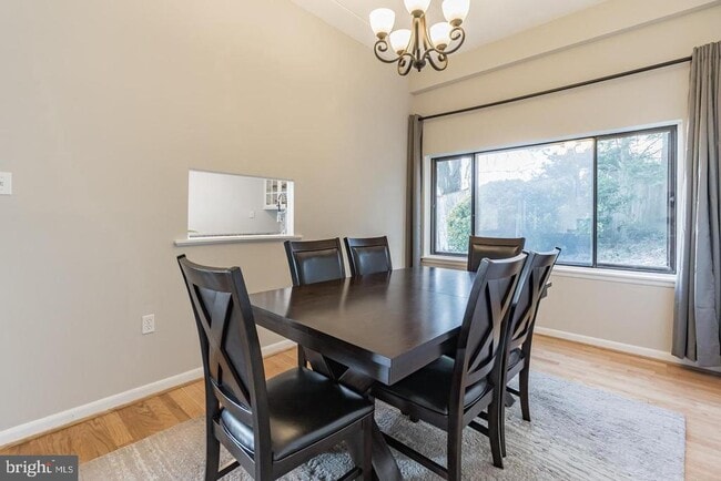 130 Roberts Ln in Alexandria, VA - Building Photo - Building Photo