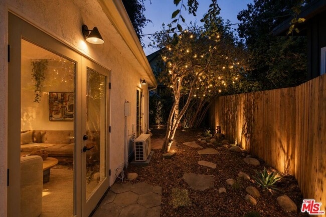 property at 4949 Sycamore Terrace