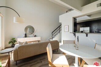 201 E Angeleno Ave in Burbank, CA - Building Photo - Building Photo