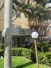 600 NE 25th St in Miami, FL - Foto de edificio - Building Photo