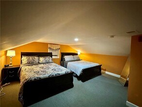 800 Oakland Beach Ave in Warwick, RI - Building Photo - Building Photo