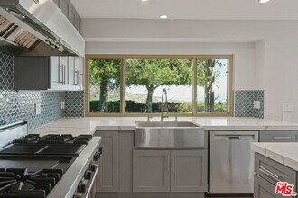 2526 Cordelia Rd in Los Angeles, CA - Building Photo - Building Photo