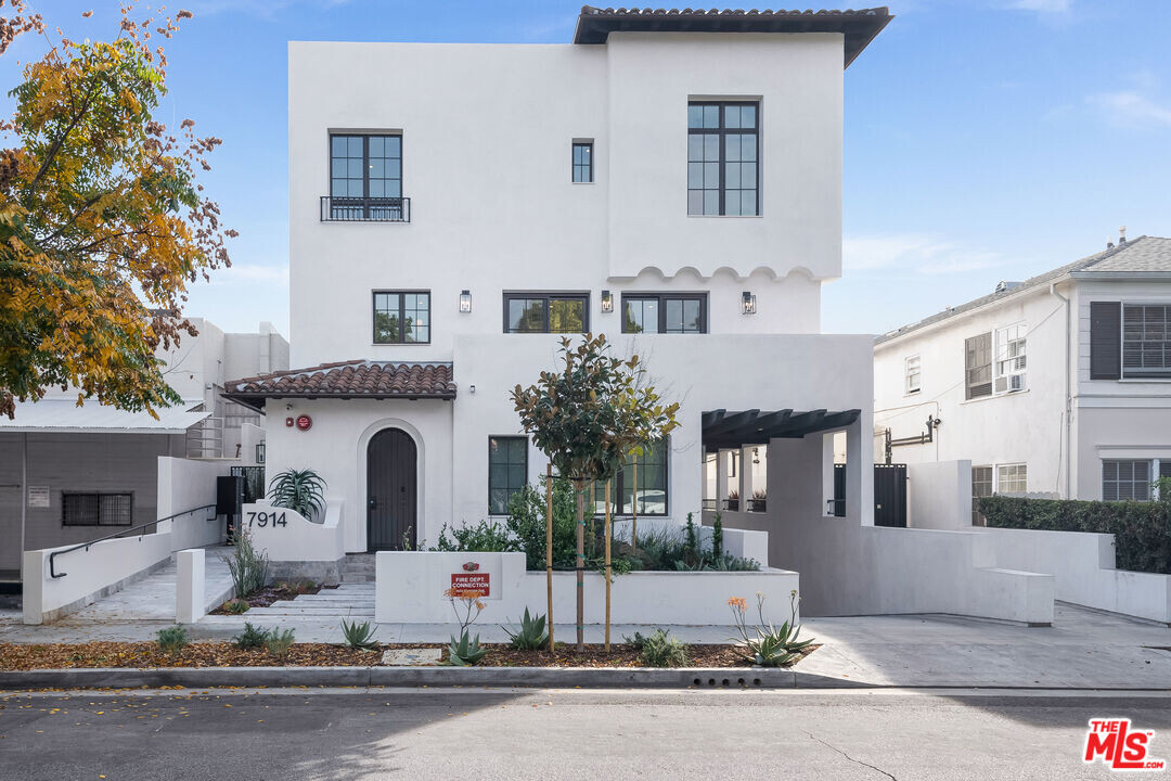 7914 Norton Ave in West Hollywood, CA - Building Photo