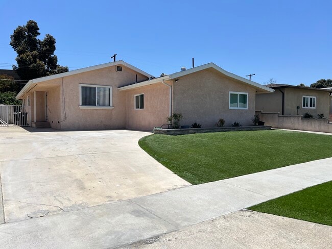 property at 1046 W 187th Pl
