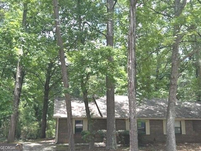 property at 110 Meadowbrook Ct
