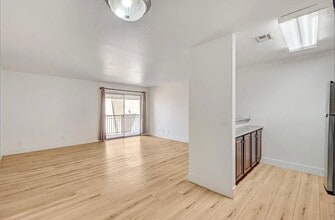 5273 Indian River Dr, Unit 262 in Las Vegas, NV - Building Photo - Building Photo