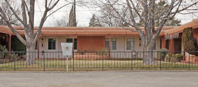 1017 Truman St SE in Albuquerque, NM - Building Photo - Building Photo