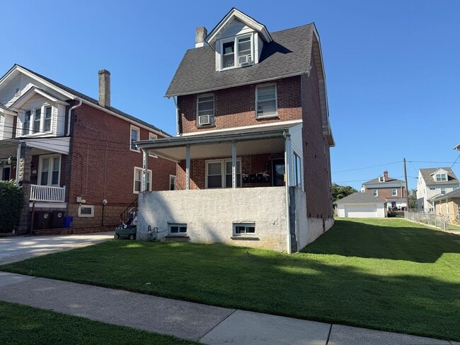 property at 135 W 10th Ave