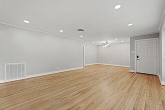 5451 Redstart St in Houston, TX - Building Photo - Building Photo