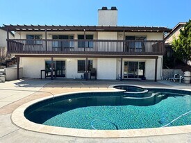 1233 Pfeifer Ln in El Cajon, CA - Building Photo