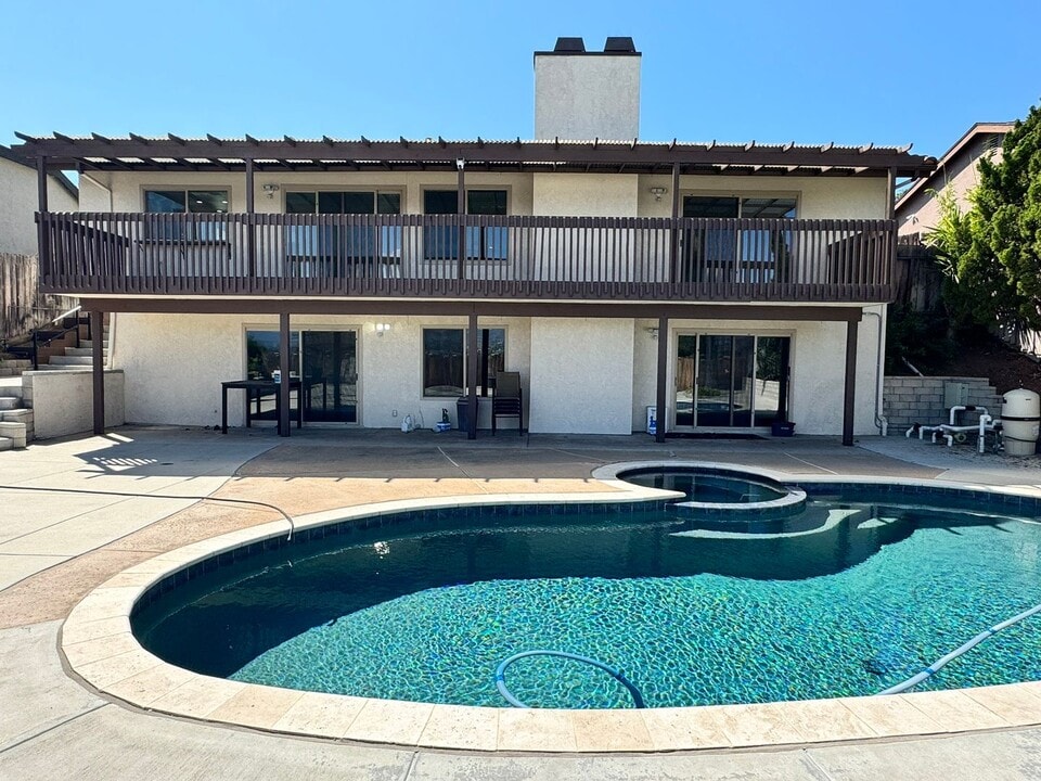 1233 Pfeifer Ln in El Cajon, CA - Building Photo