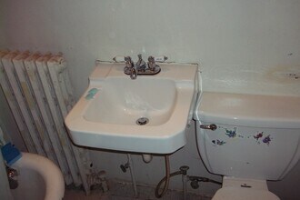 2814 Wellington St, Unit 2814 upper in Duluth, MN - Building Photo - Building Photo