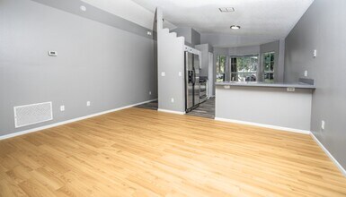 148 Oak Grove Rd in Winter Park, FL - Foto de edificio - Building Photo