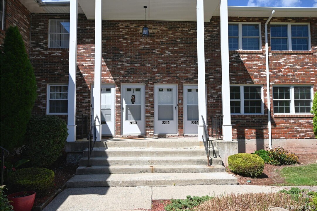 276 Temple Hill Rd in New Windsor, NY - Building Photo