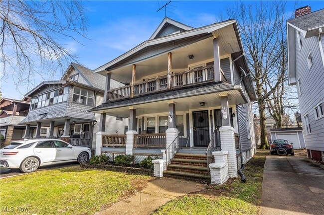 917 Helmsdale Rd in Cleveland Heights, OH - Building Photo - Building Photo