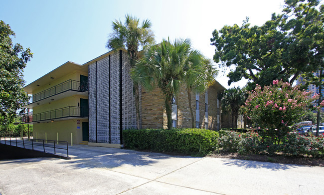 Jefferson Arms Apartments in Tallahassee, FL - Foto de edificio - Building Photo