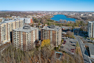 215 Bellevue Rue in Sherbrooke, QC - Building Photo - Building Photo